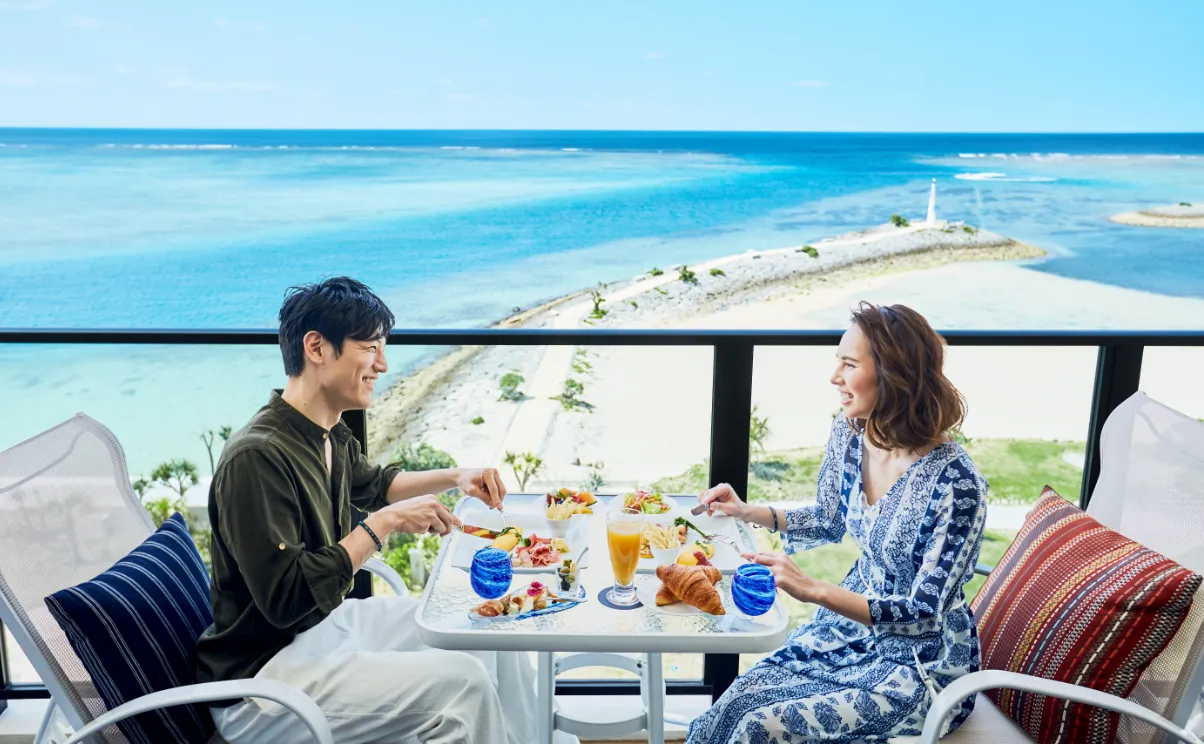 海が見えるテラス席