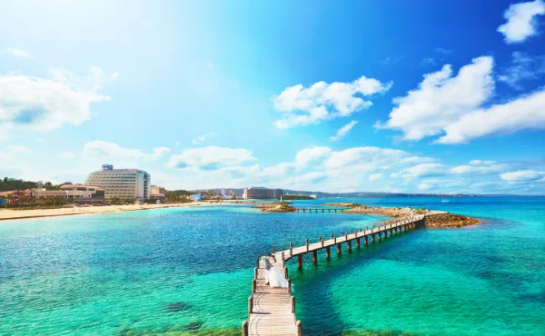 海にかかる桟橋