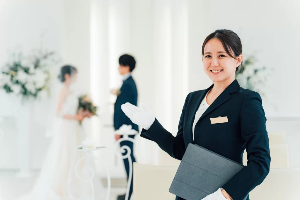 結婚式をサポートするプランナー