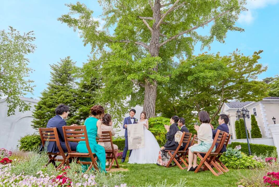 写真：ガーデン挙式の結婚式風景