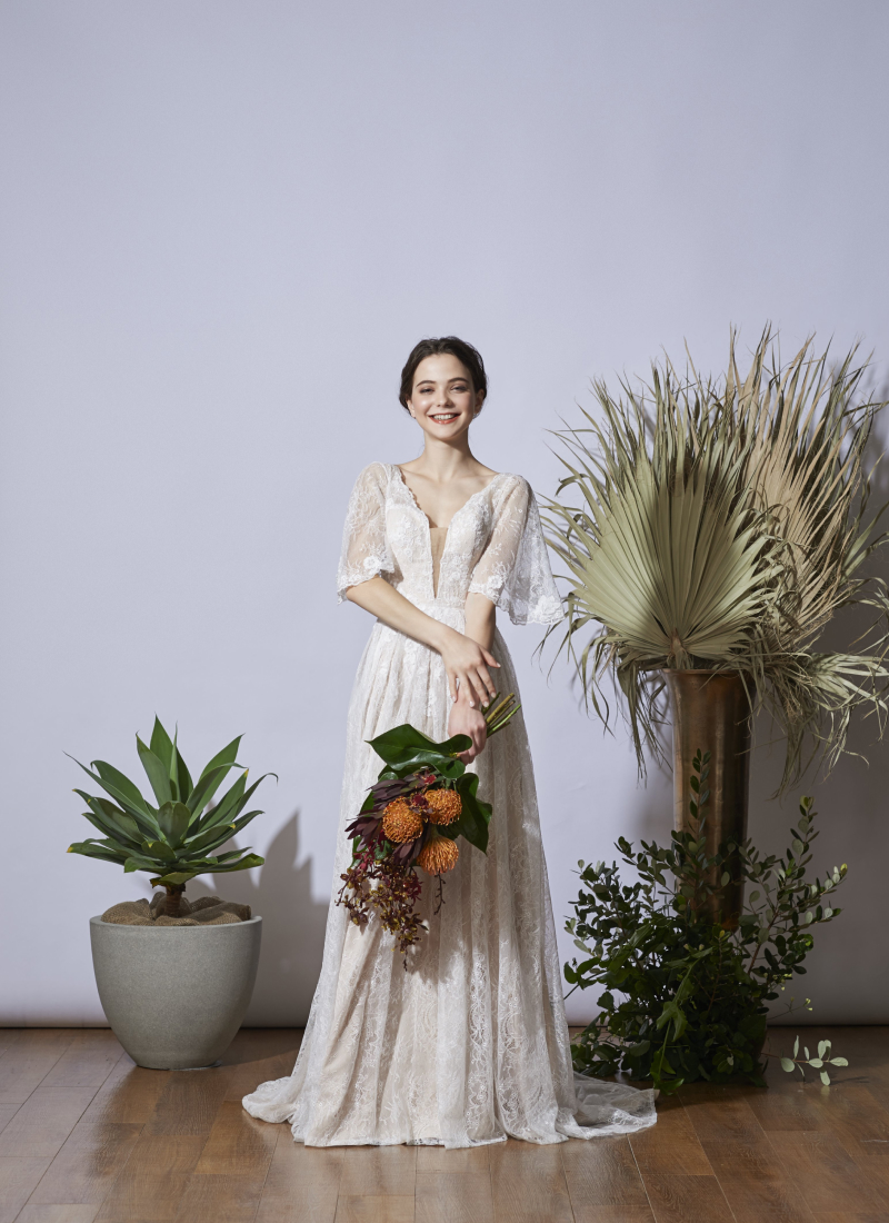 WEDDING DRESS