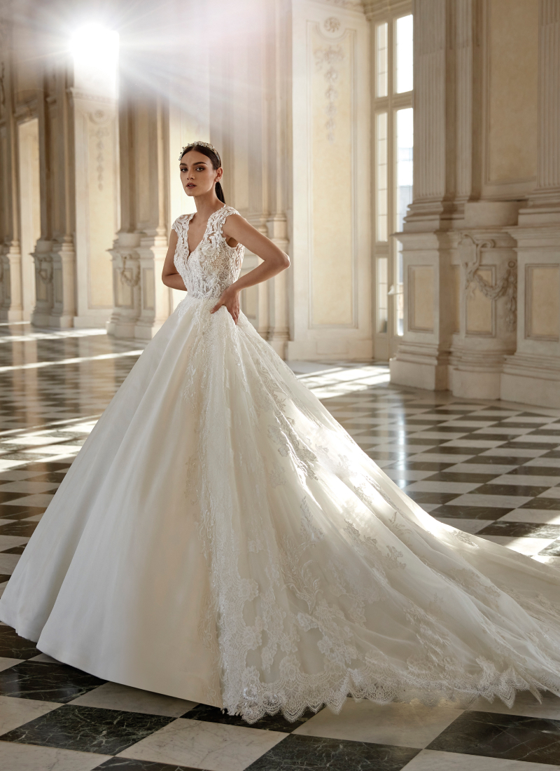 WEDDING DRESS